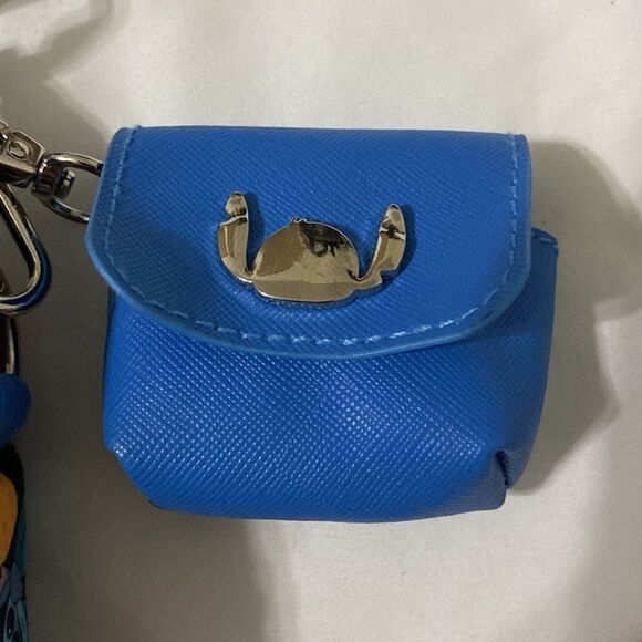 DISNEY STITCH Bioworld Crossbody Bag NWOT - Picture 3 of 7